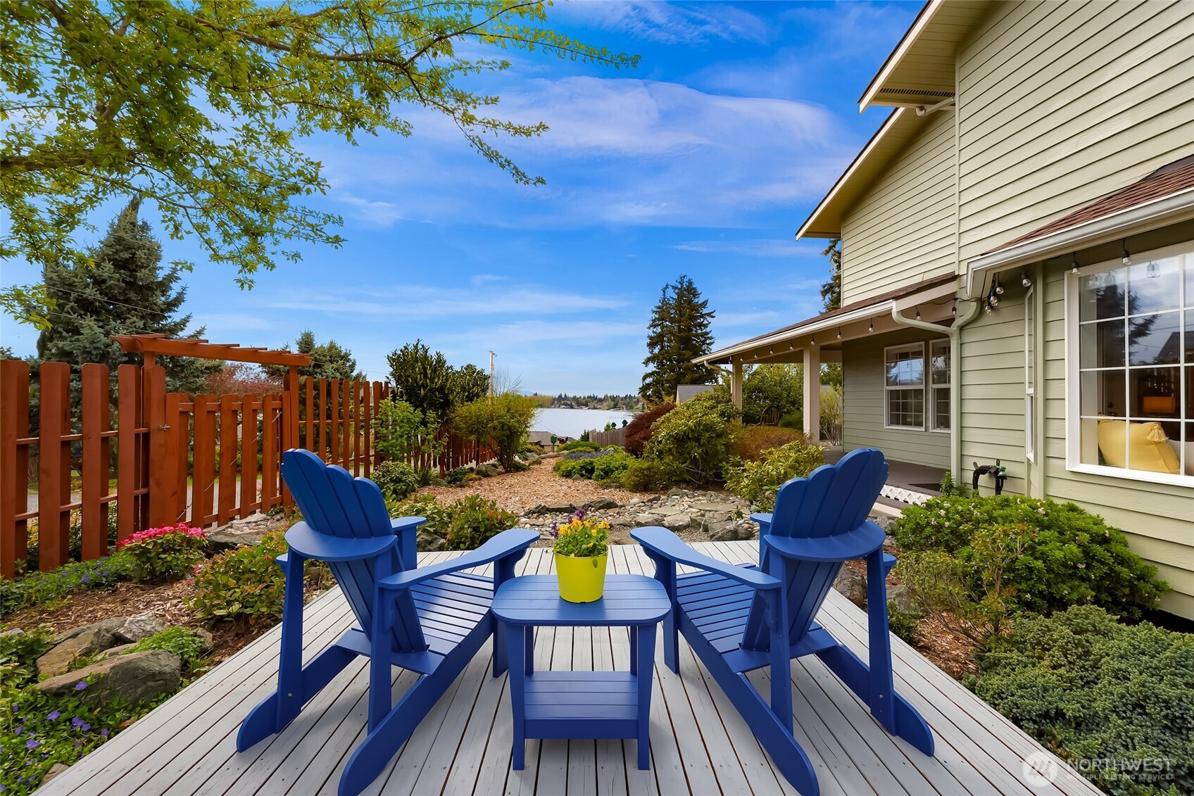 5025 Silver Beach Avenue , Bellingham, WA 98226