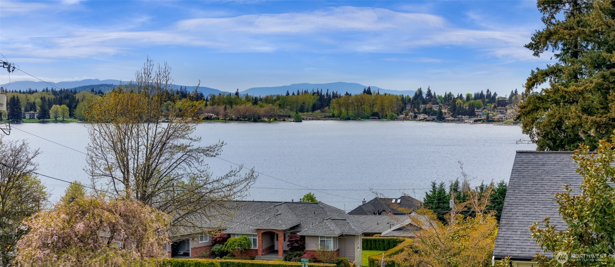 5025 Silver Beach Avenue , Bellingham, WA 98226