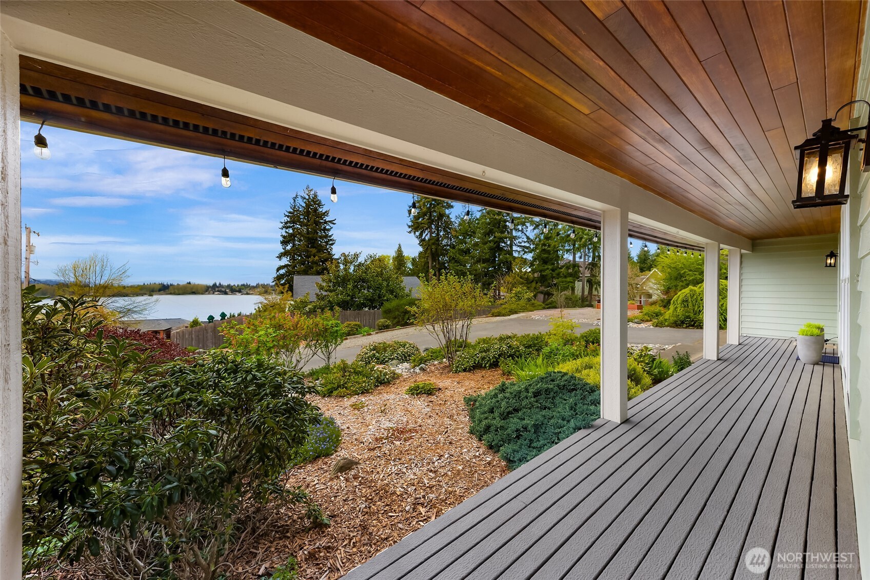 5025 Silver Beach Avenue , Bellingham, WA 98226