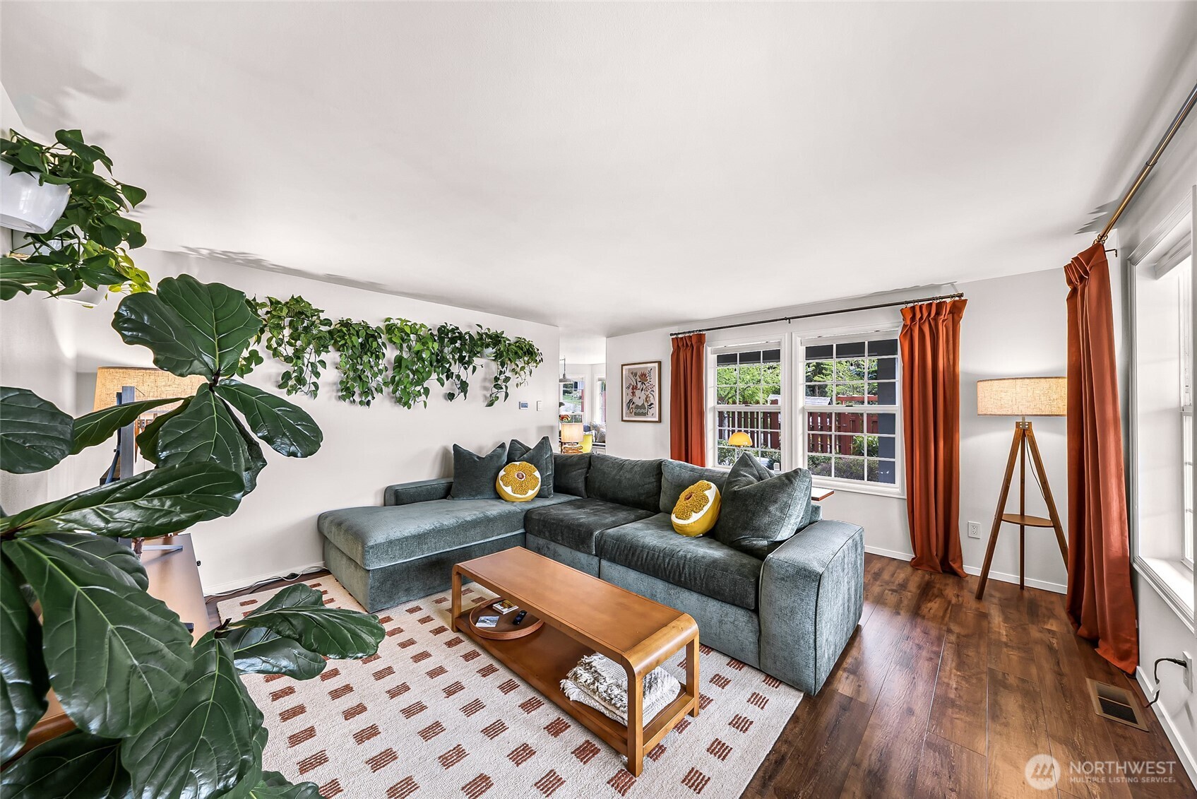 5025 Silver Beach Avenue , Bellingham, WA 98226