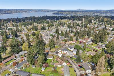 2008 Harrington Circle NE, Renton, WA 98056 - Photo 2