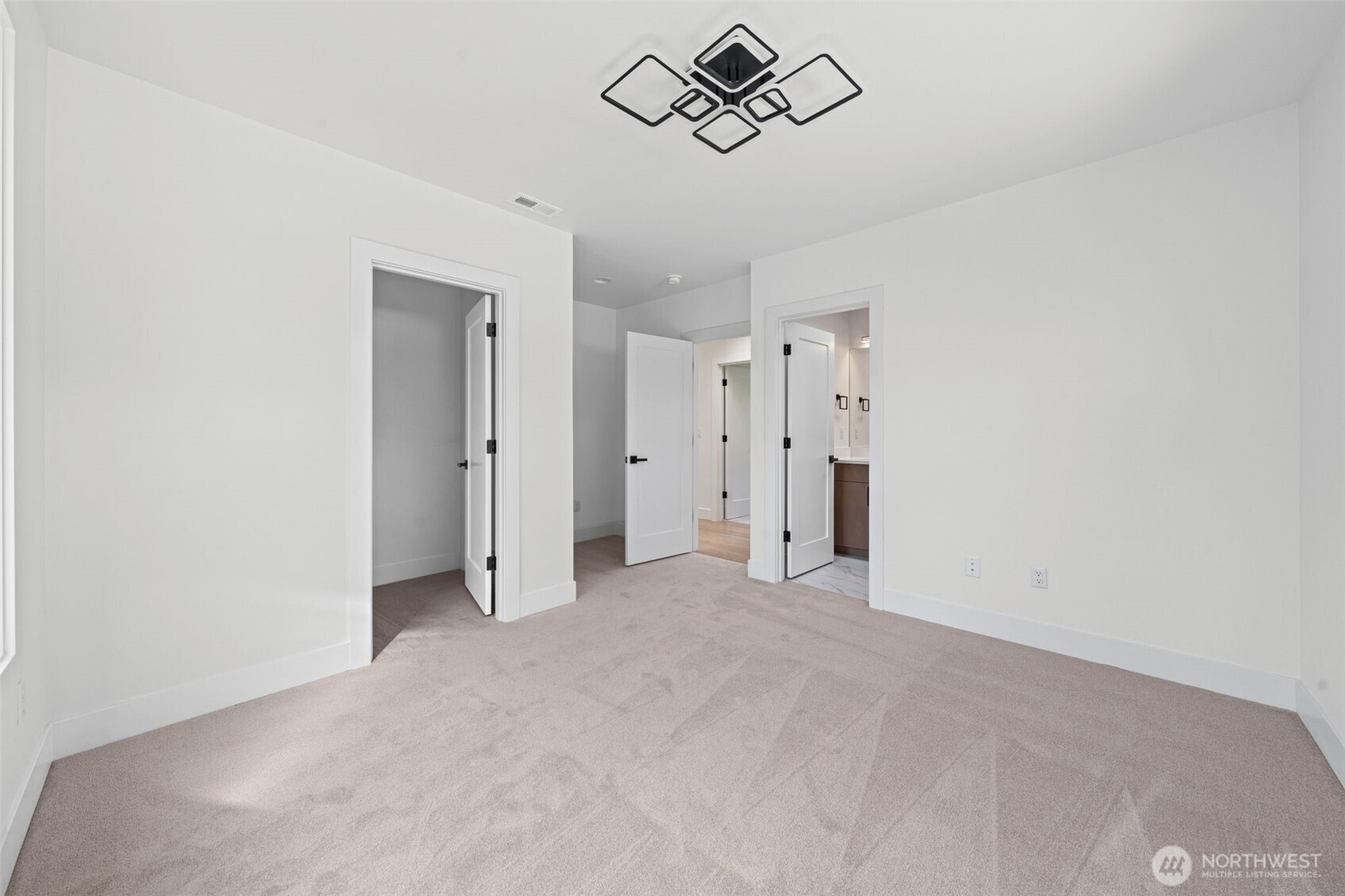 16036 SE 44TH Court , Bellevue, WA 98006