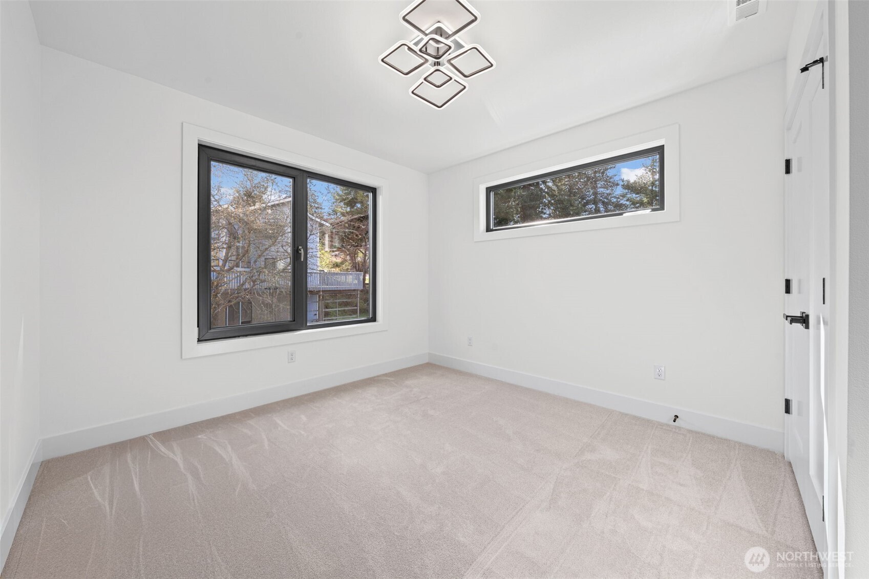 16036 SE 44TH Court , Bellevue, WA 98006