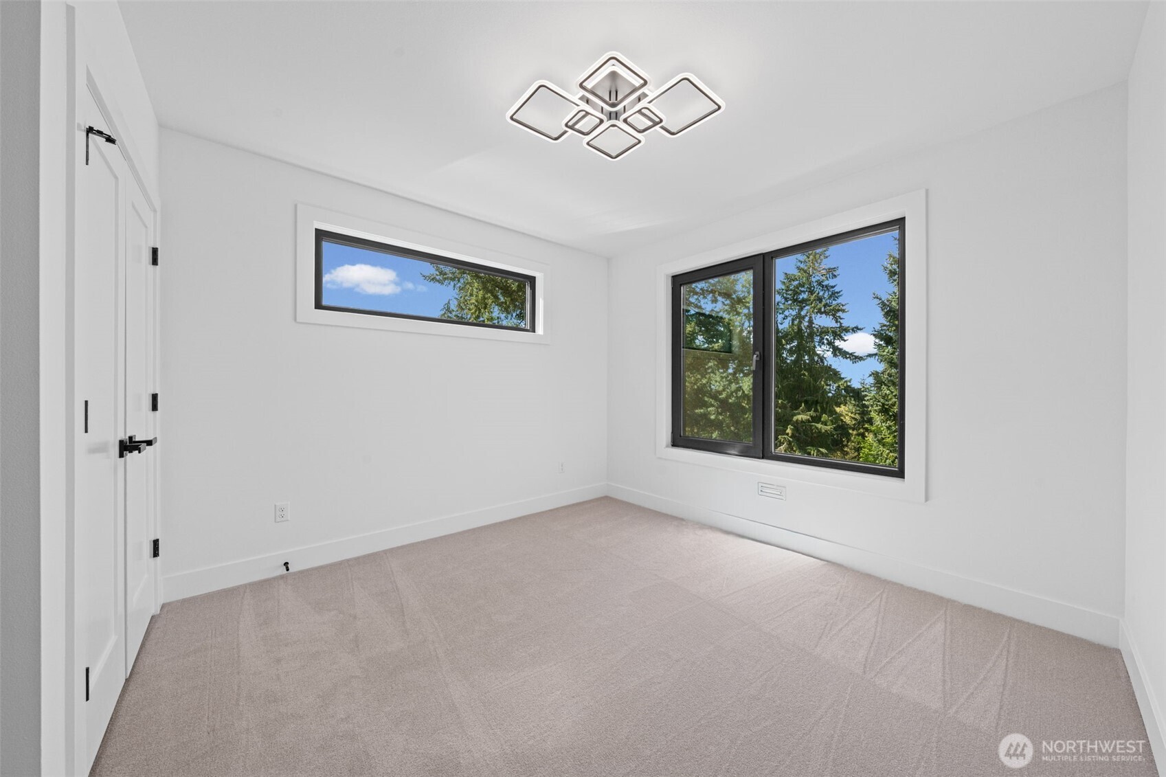 16036 SE 44TH Court , Bellevue, WA 98006