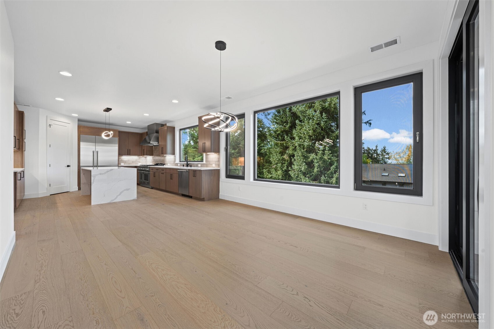 16036 SE 44TH Court , Bellevue, WA 98006