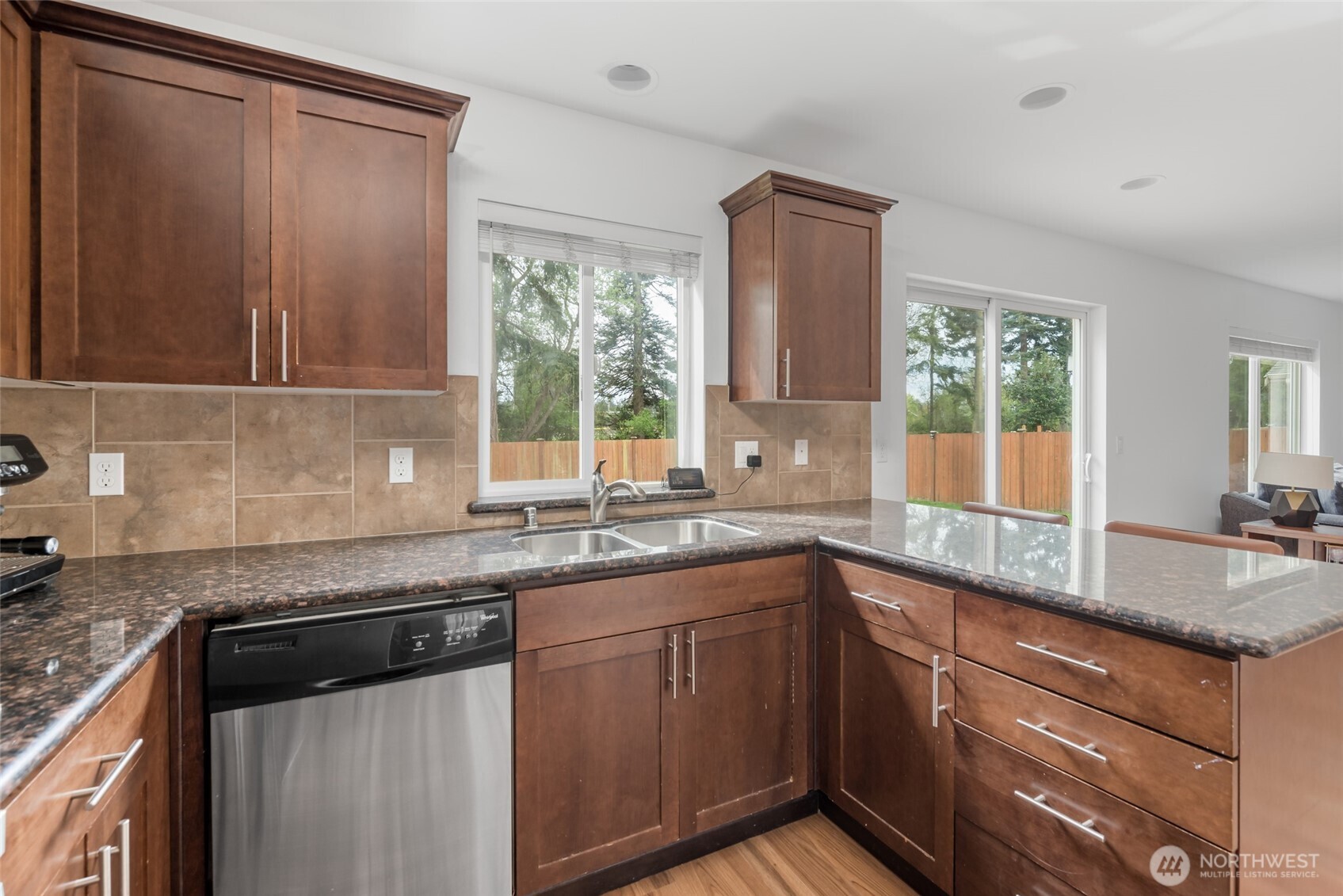 1077 NW Longview Drive , Oak Harbor, WA 98277