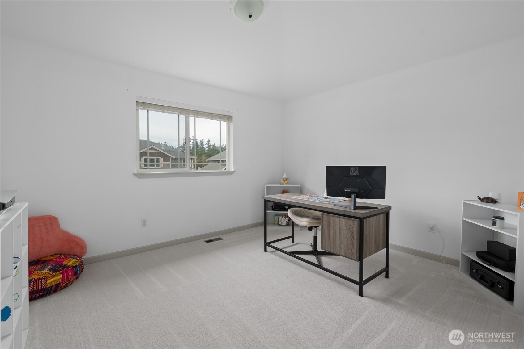 1077 NW Longview Drive , Oak Harbor, WA 98277