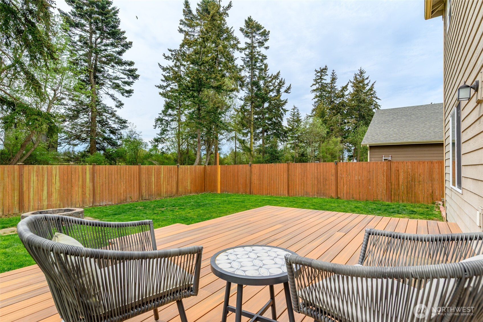 1077 NW Longview Drive , Oak Harbor, WA 98277