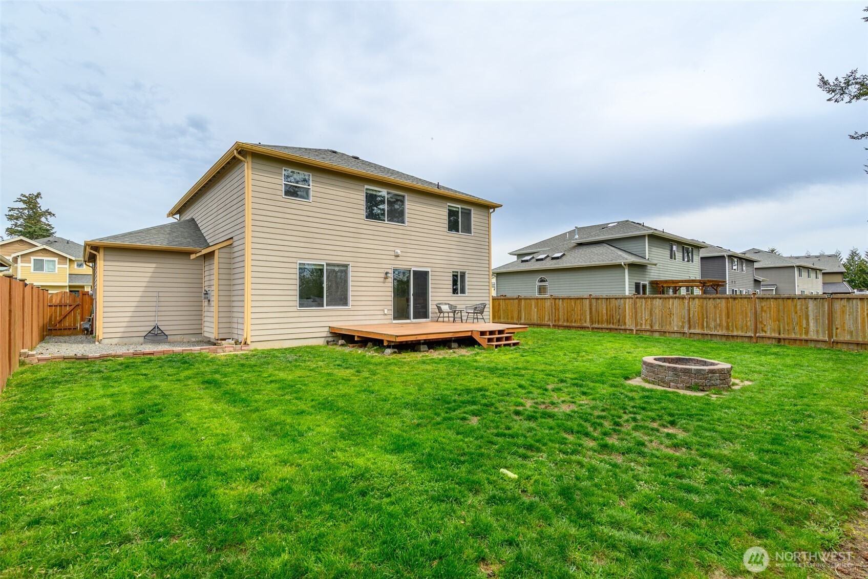 1077 NW Longview Drive , Oak Harbor, WA 98277