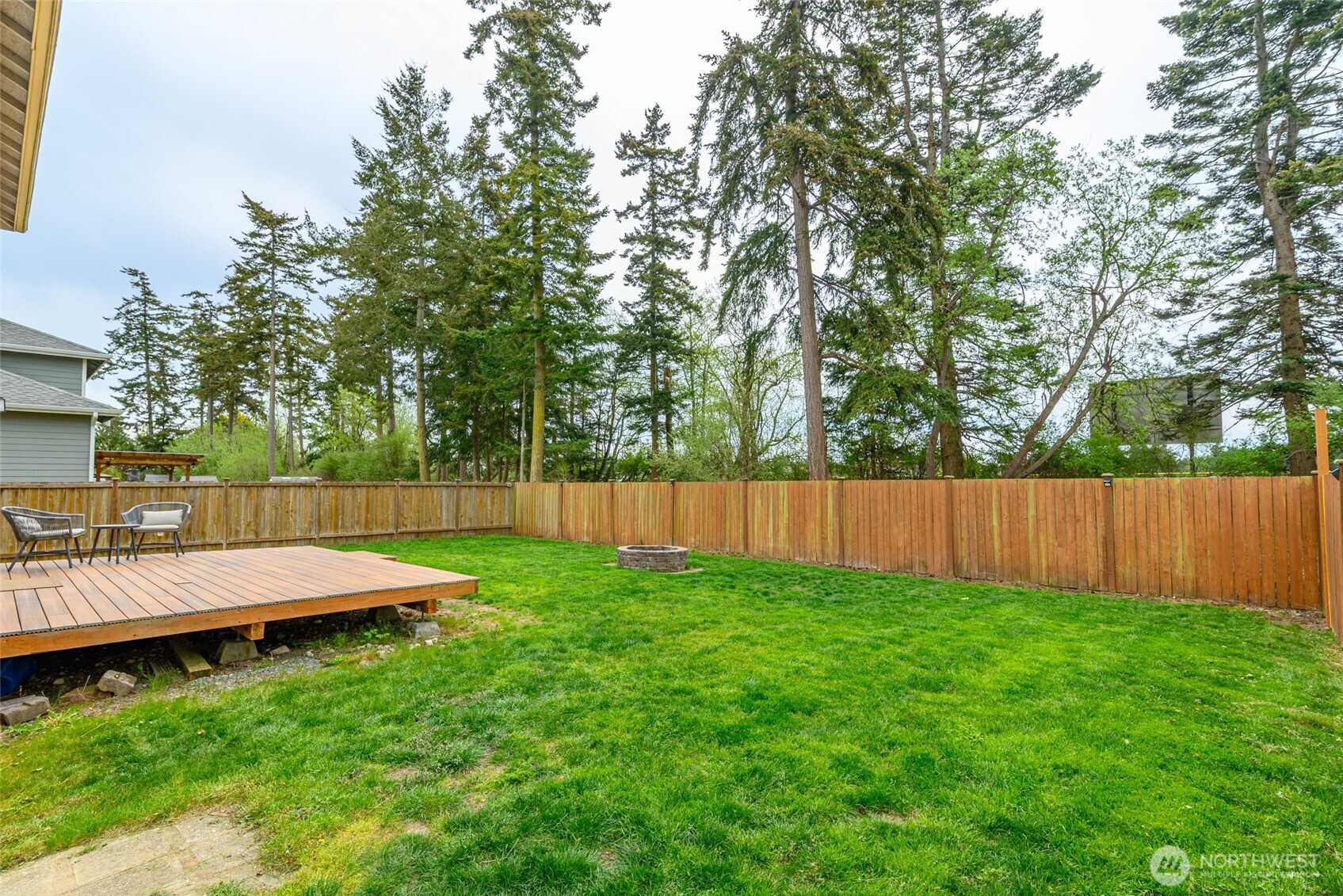 1077 NW Longview Drive , Oak Harbor, WA 98277