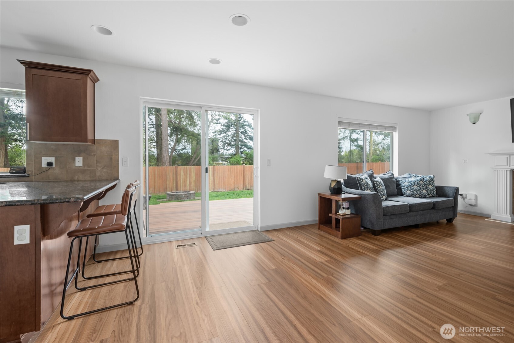 1077 NW Longview Drive , Oak Harbor, WA 98277