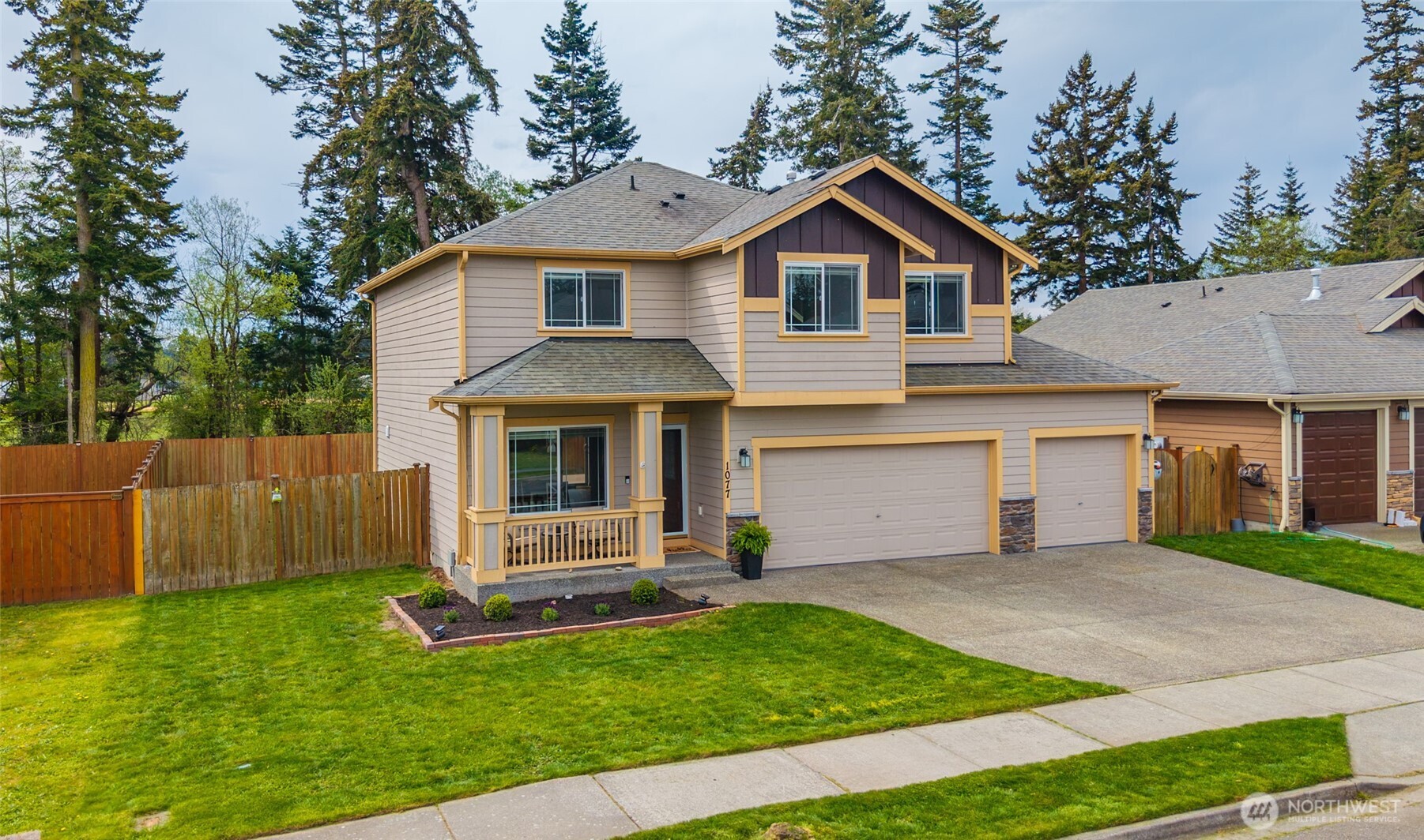1077 NW Longview Drive , Oak Harbor, WA 98277