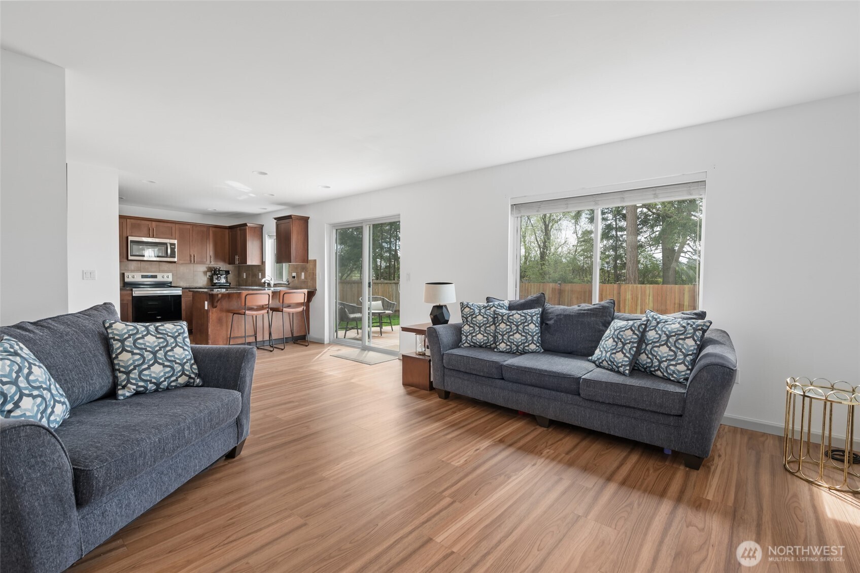 1077 NW Longview Drive , Oak Harbor, WA 98277