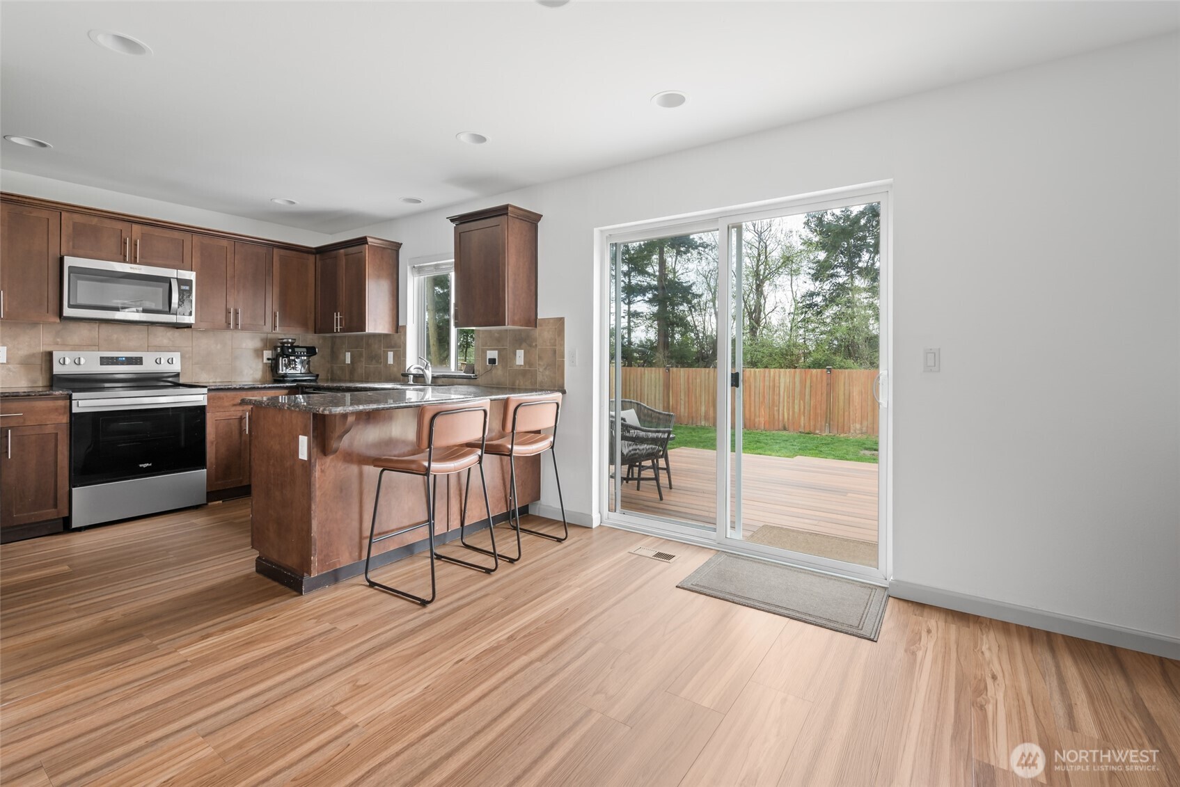 1077 NW Longview Drive , Oak Harbor, WA 98277