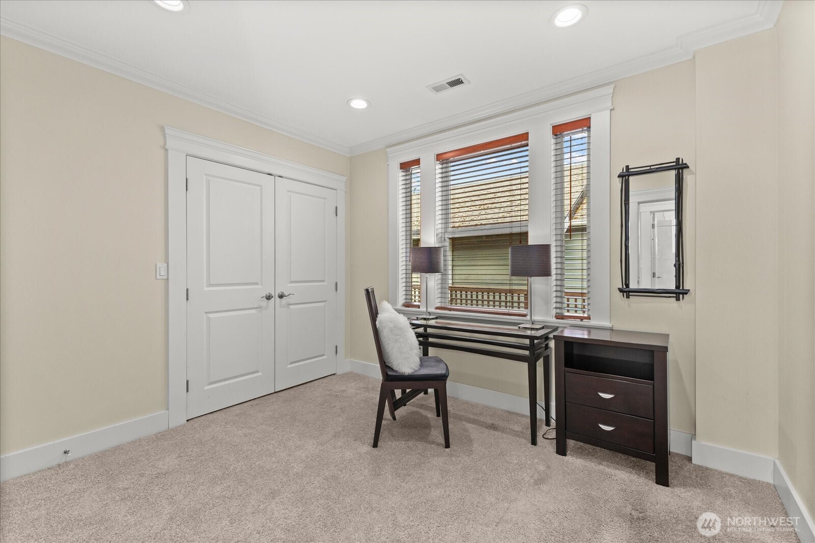 400 NE 50th Street , Seattle, WA 98105