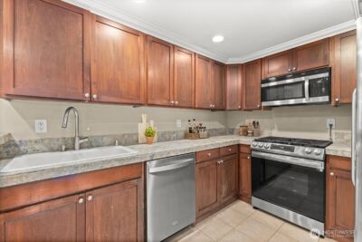400 NE 50th Street , Seattle, WA 98105 - Photo 26