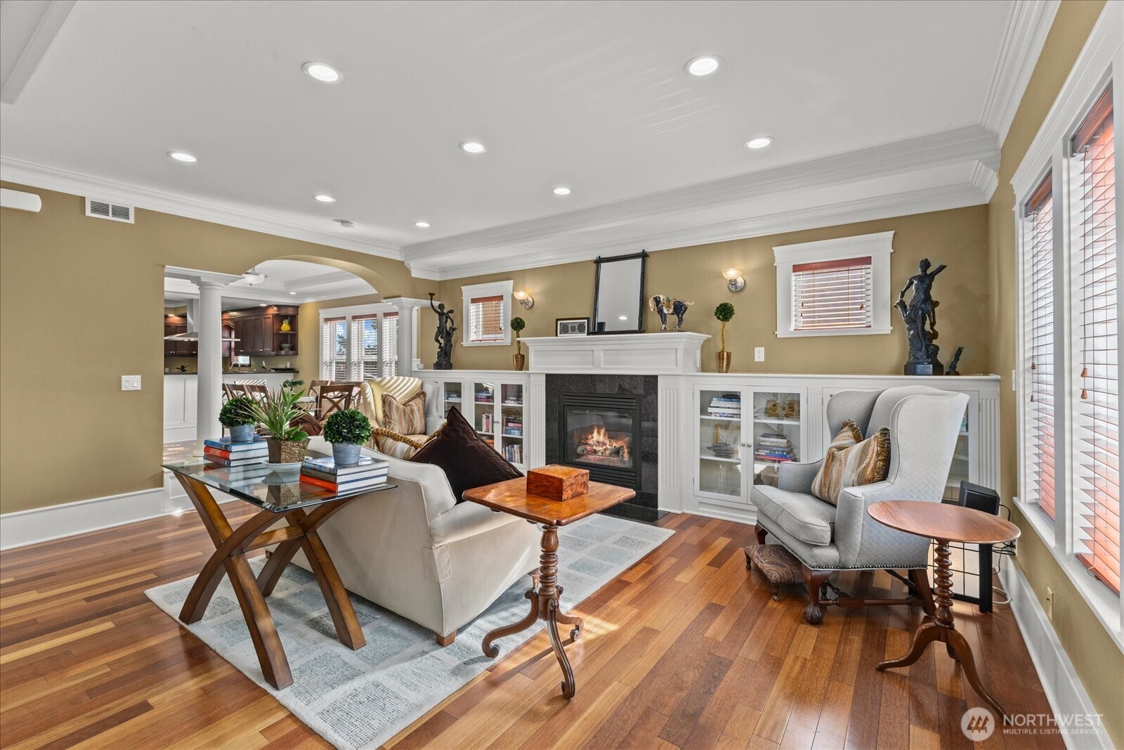 400 NE 50th Street , Seattle, WA 98105