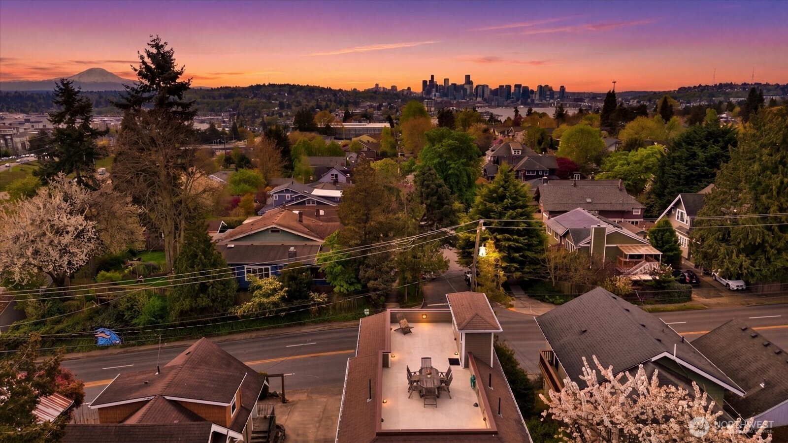 400 NE 50th Street , Seattle, WA 98105