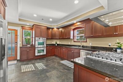 400 NE 50th Street , Seattle, WA 98105 - Photo 10