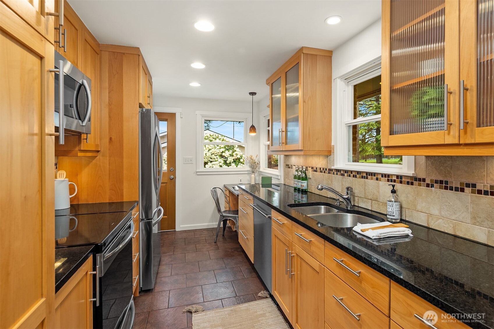 6857 44th Avenue NE, Seattle, WA 98115