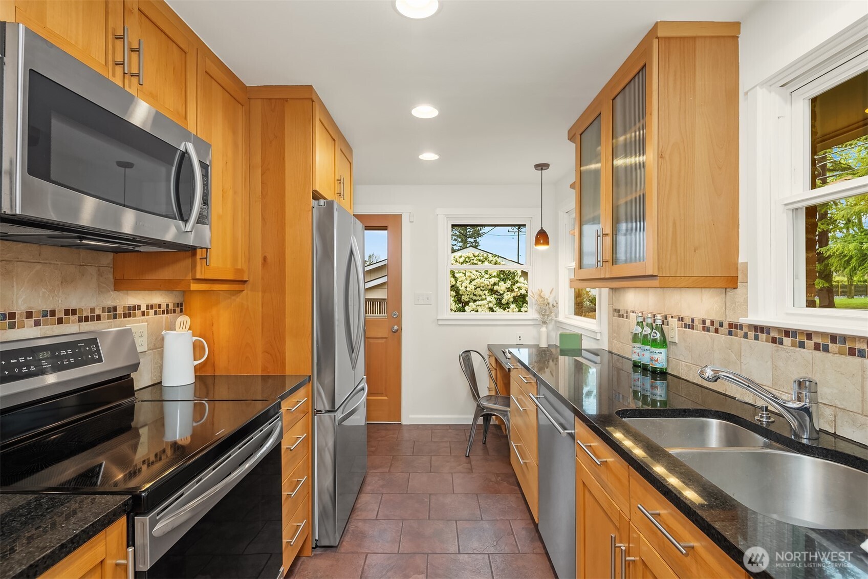 6857 44th Avenue NE, Seattle, WA 98115