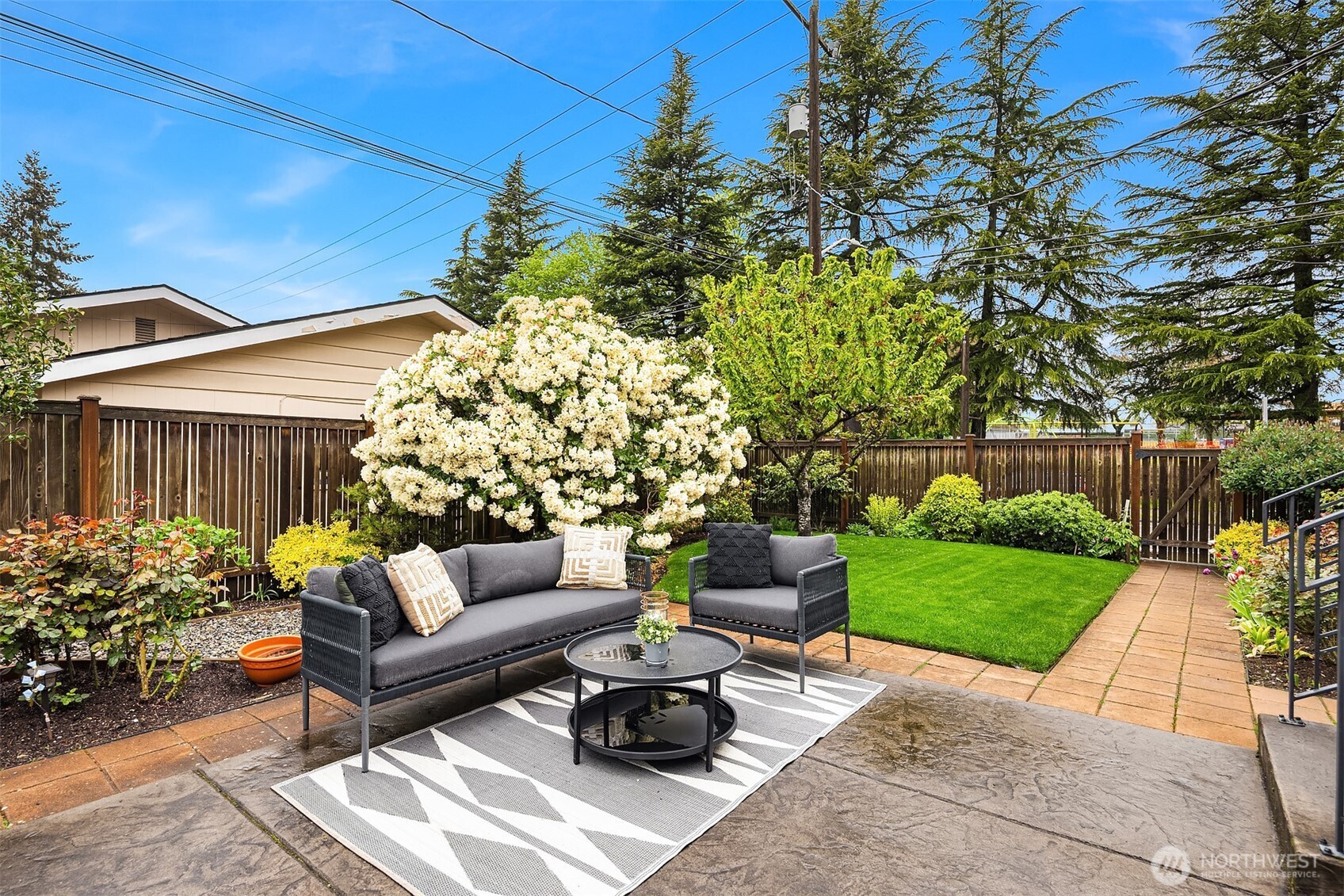 6857 44th Avenue NE, Seattle, WA 98115