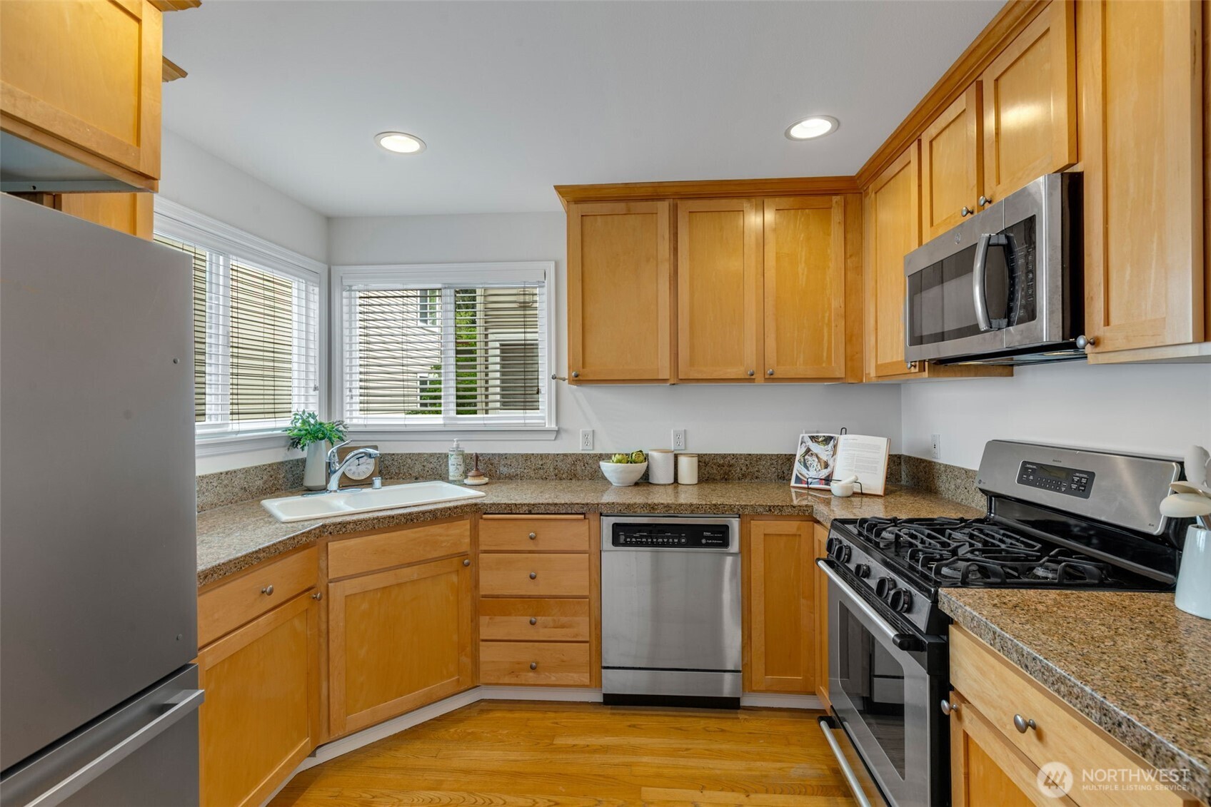 6522 5th Avenue NE, Seattle, WA 98115