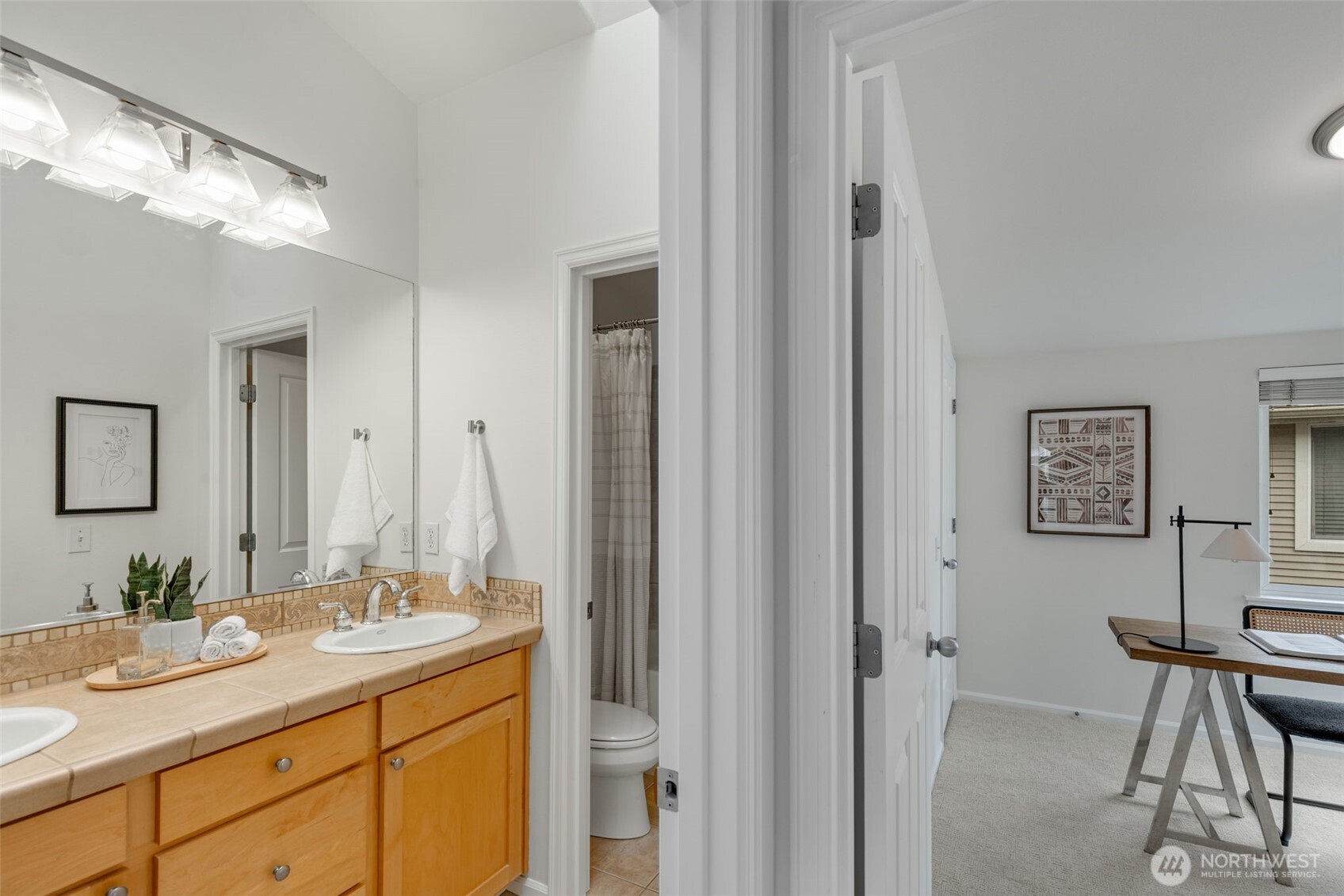 6522 5th Avenue NE, Seattle, WA 98115