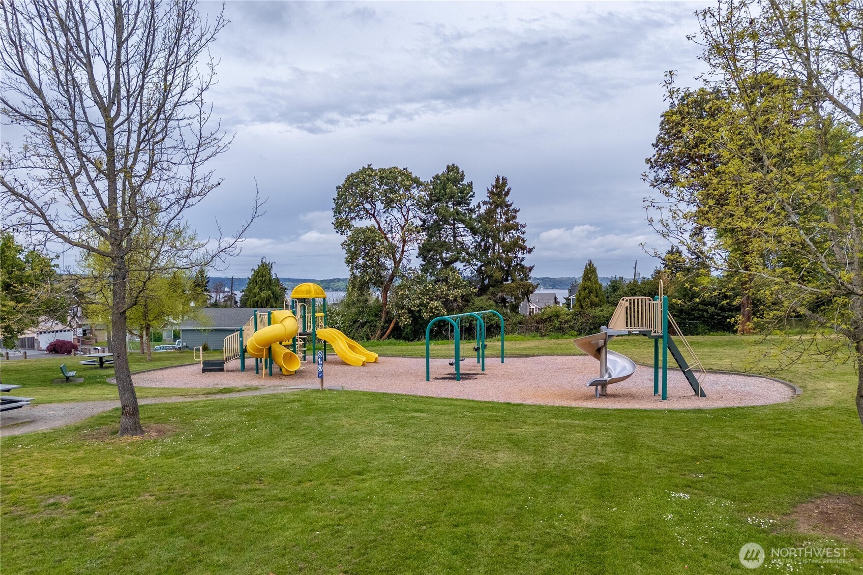 5006 Hyada Boulevard NE, Tacoma, WA 98422