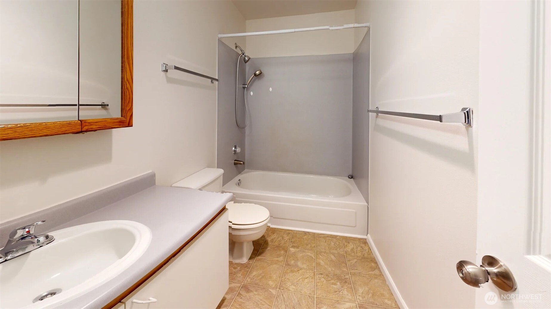 29645 18th Avenue S #A303, Federal Way, WA 98003-4298