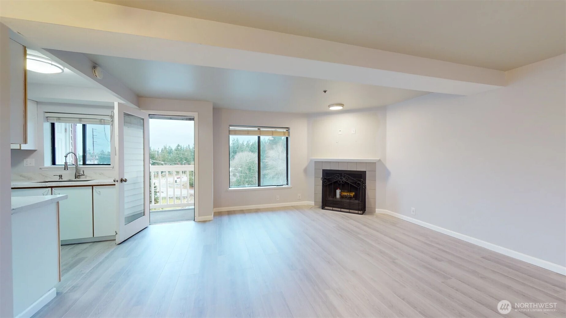 29645 18th Avenue S #A303, Federal Way, WA 98003-4298