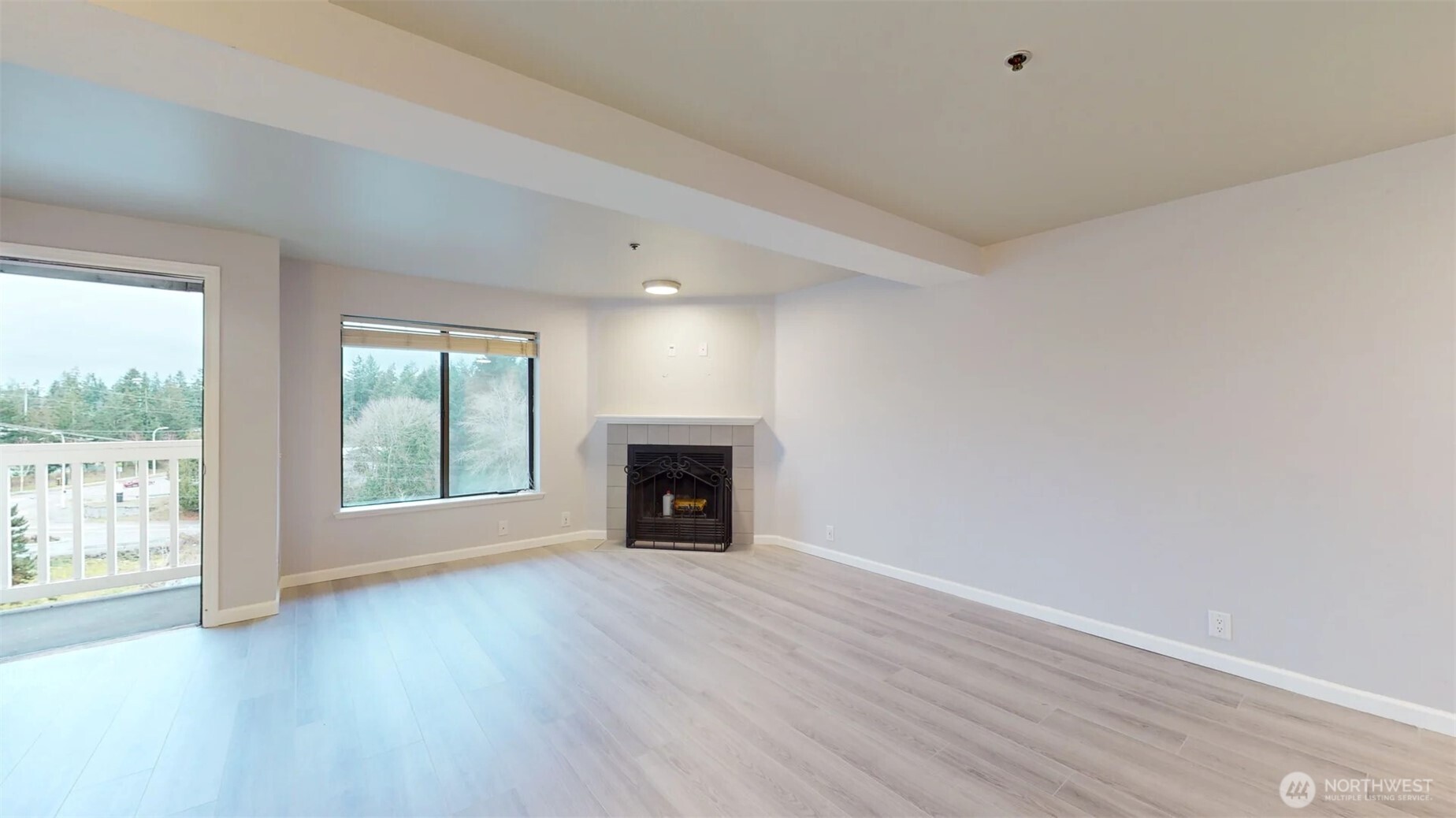29645 18th Avenue S #A303, Federal Way, WA 98003-4298