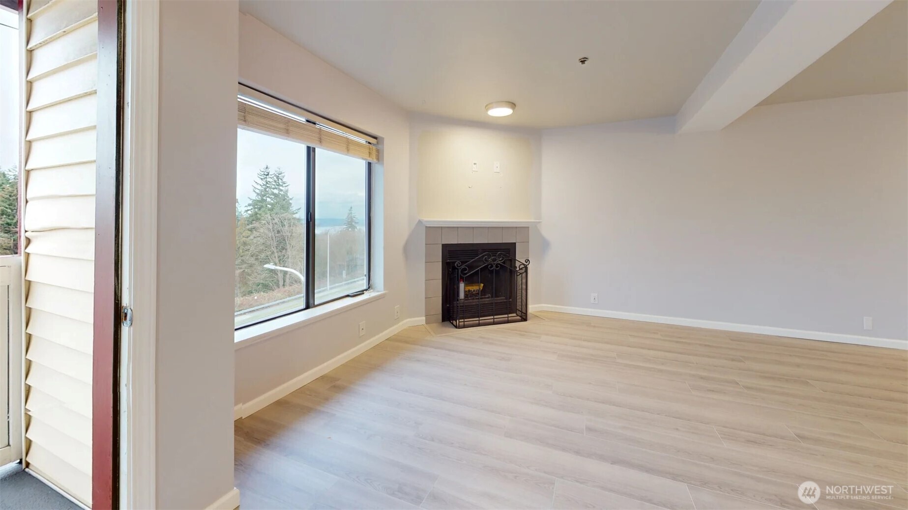 29645 18th Avenue S #A303, Federal Way, WA 98003-4298