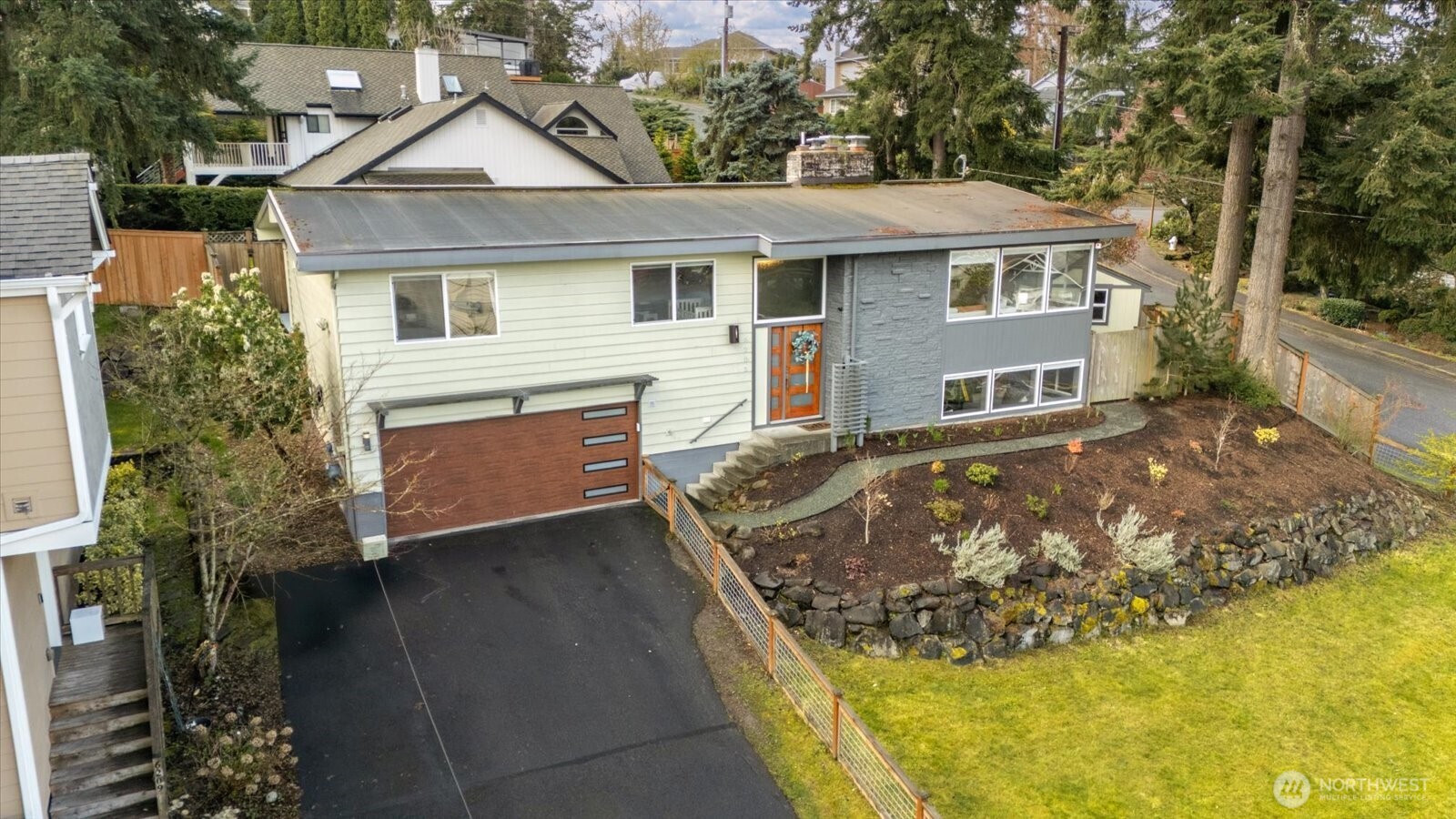 6205 NE 196th Street , Kenmore, WA 98028
