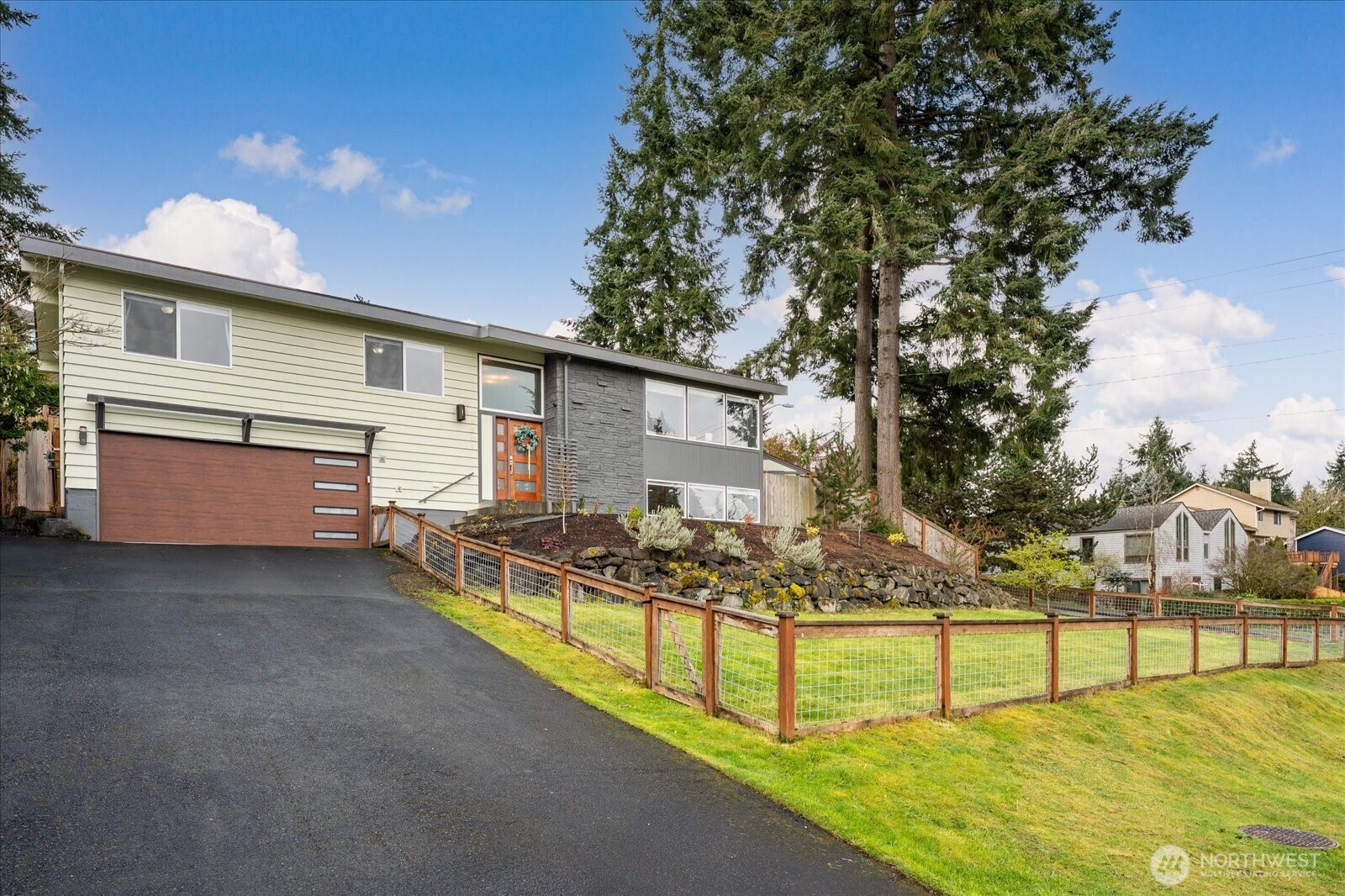 6205 NE 196th Street , Kenmore, WA 98028