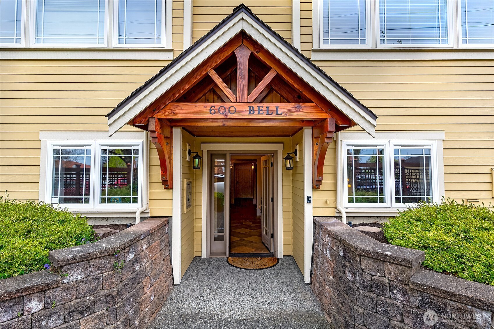 600 Bell Street #301, Edmonds, WA 98020