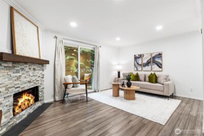 12009 100th Avenue NE #2, Kirkland, WA 98034