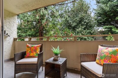 12009 100th Avenue NE #2, Kirkland, WA 98034 - Photo 4