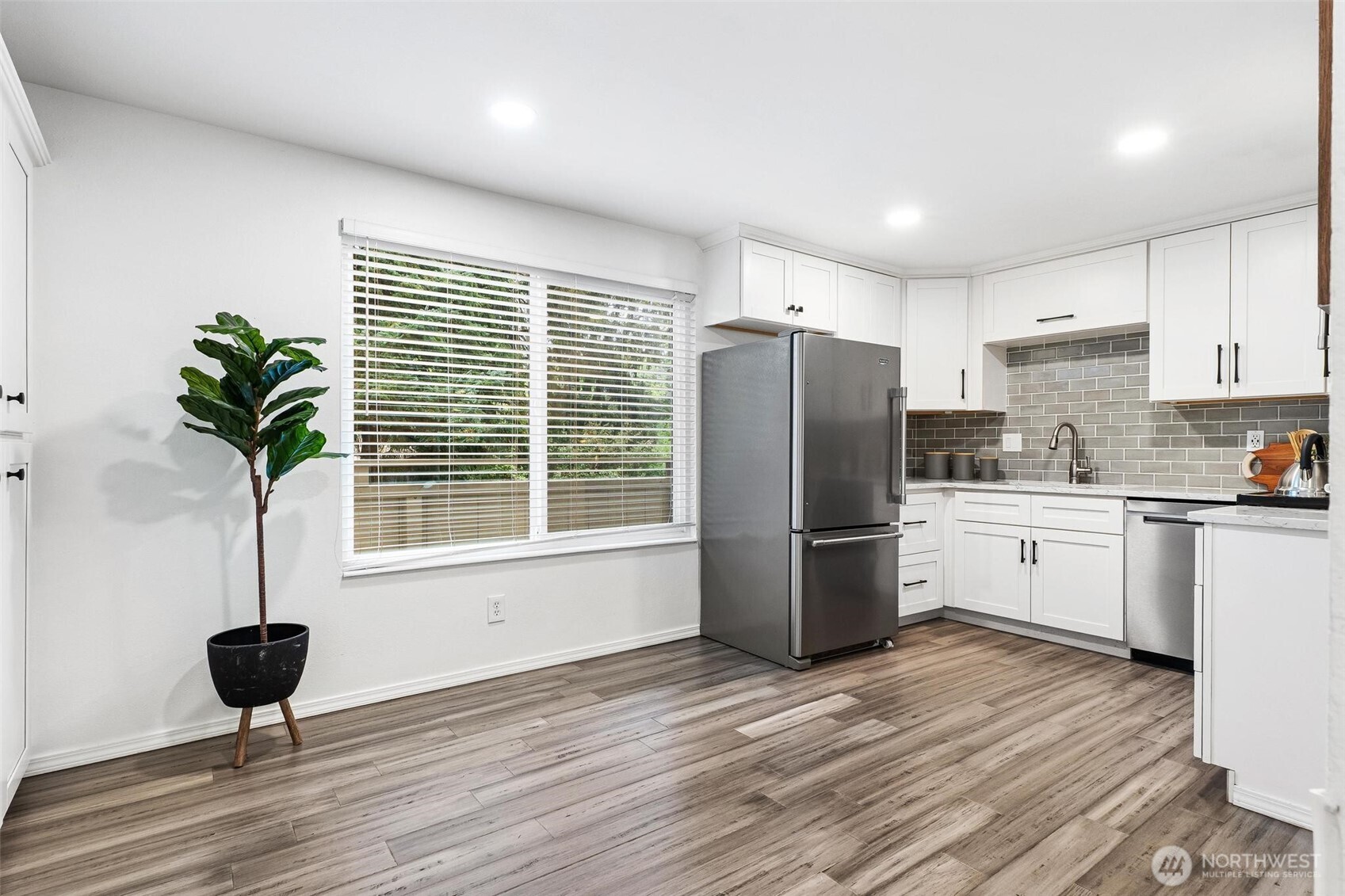 12009 100th Avenue NE #2, Kirkland, WA 98034