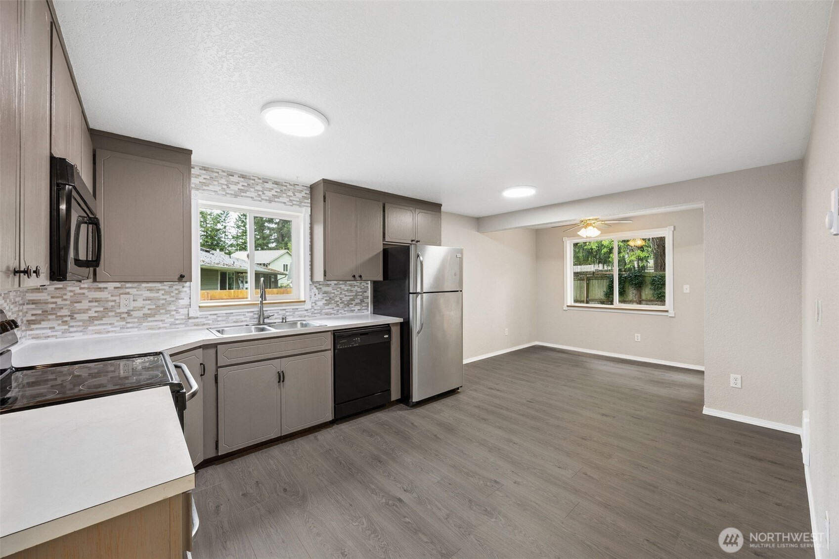 15705 90th Avenue Ct E, Puyallup, WA 98375