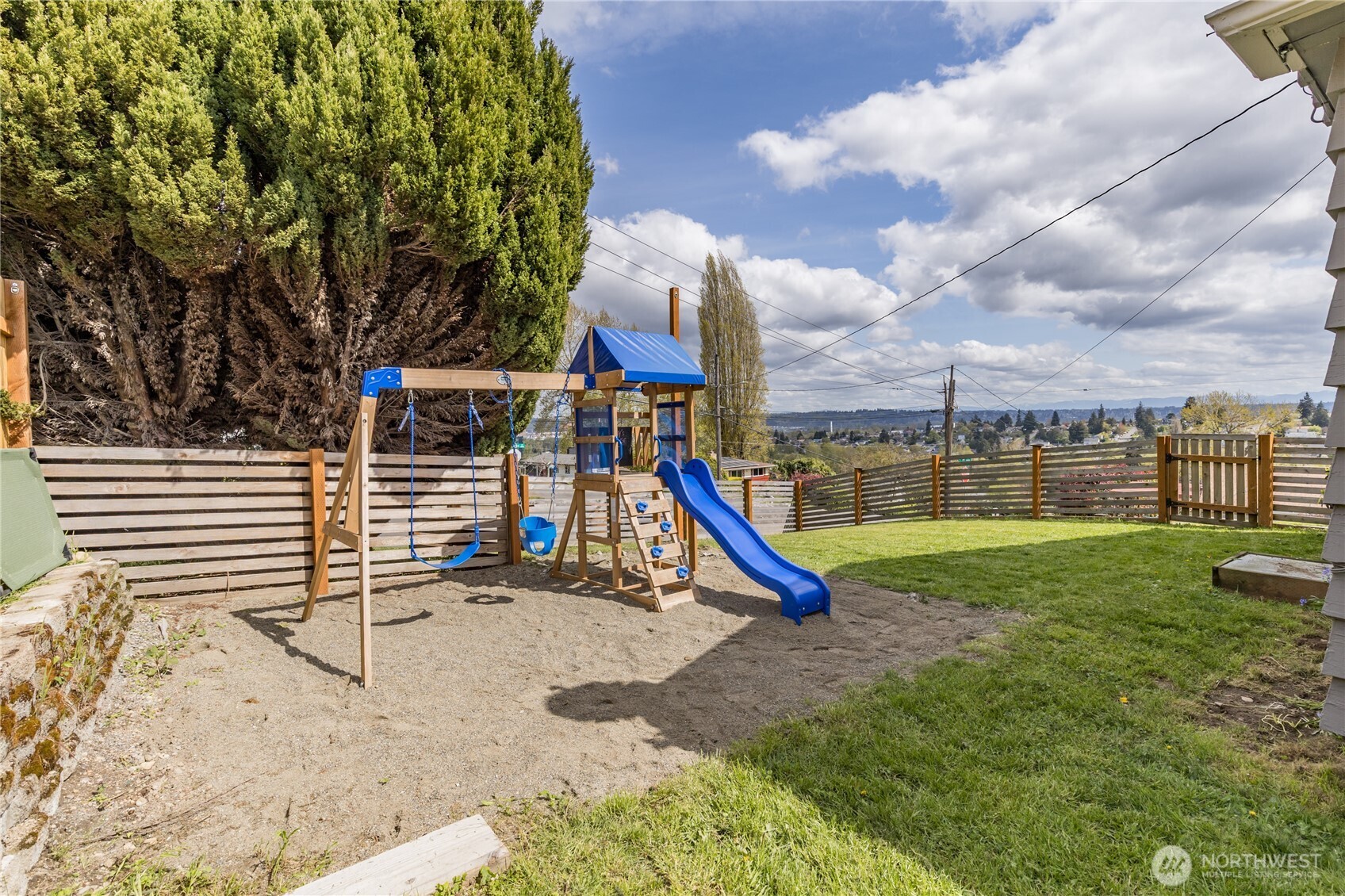 1324 E Fairbanks Street , Tacoma, WA 98404