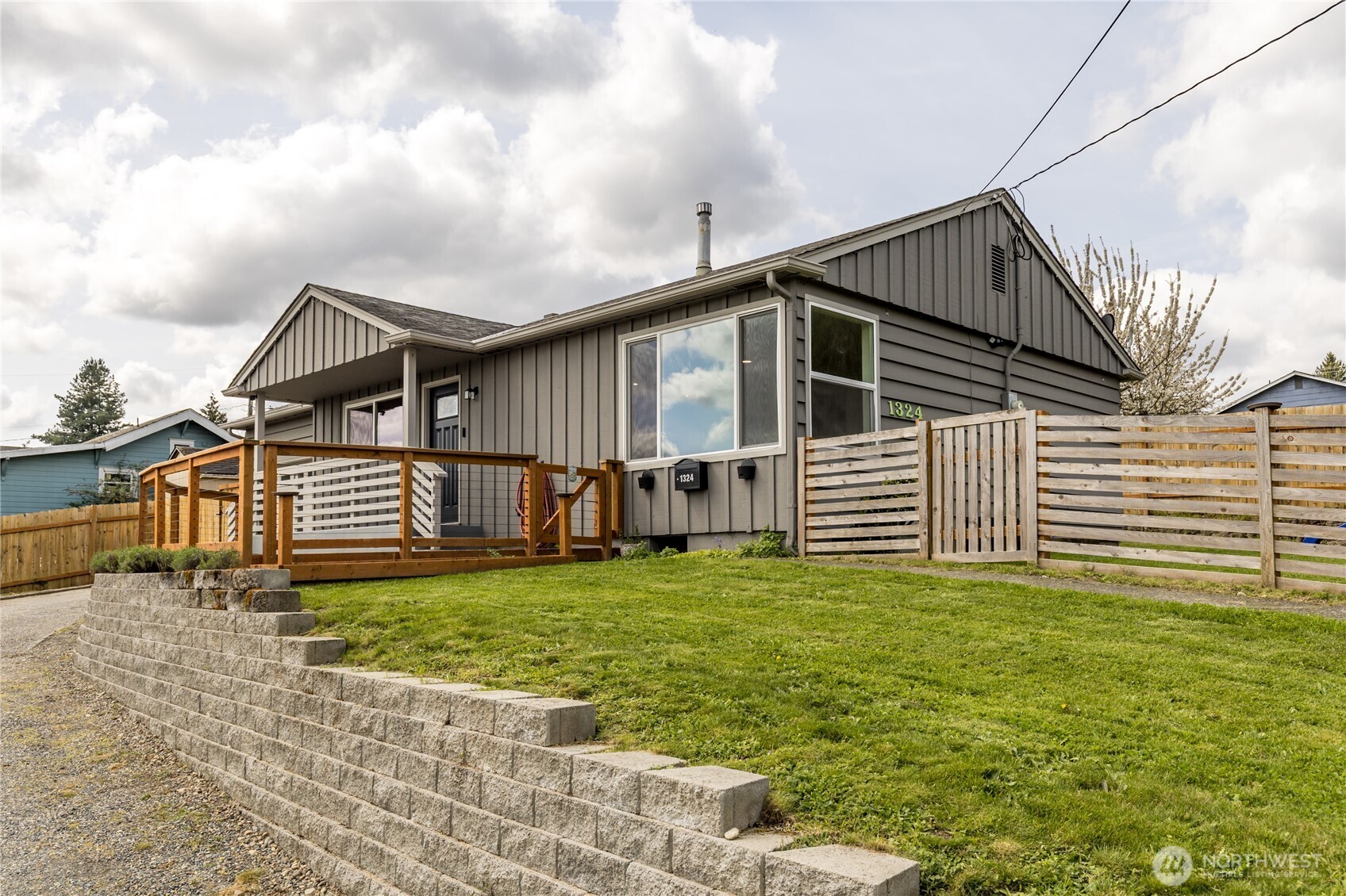 1324 E Fairbanks Street , Tacoma, WA 98404