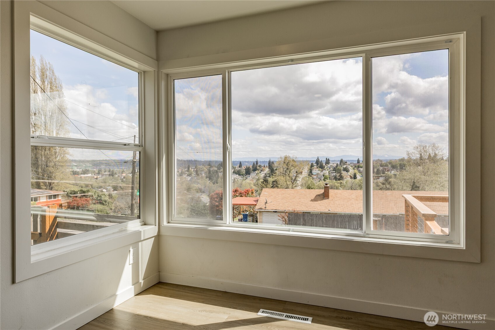 1324 E Fairbanks Street , Tacoma, WA 98404