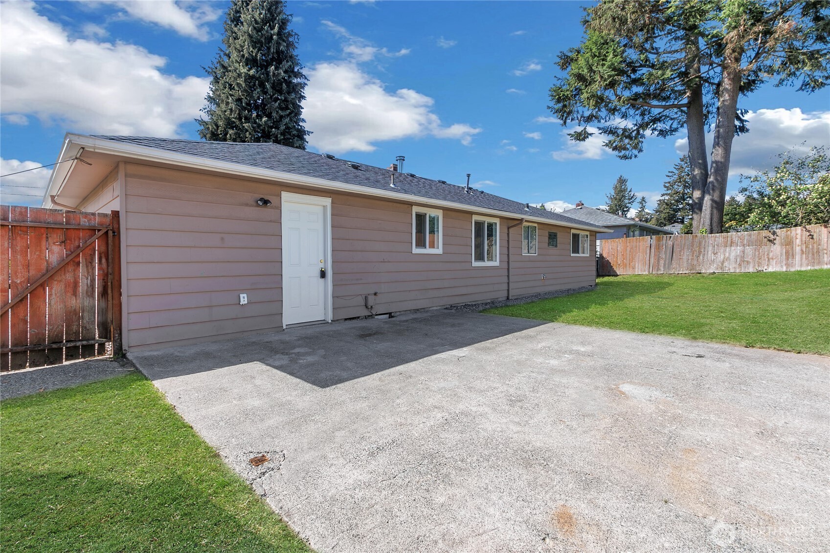 20632 14th Avenue S, SeaTac, WA 98198