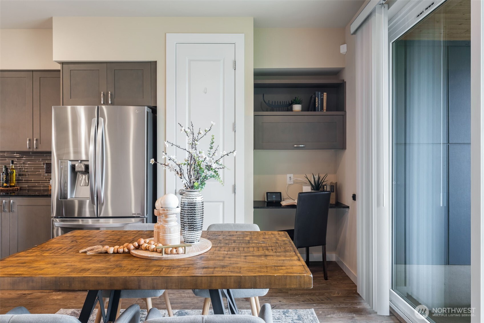 9725 10th Place SW, Seattle, WA 98106