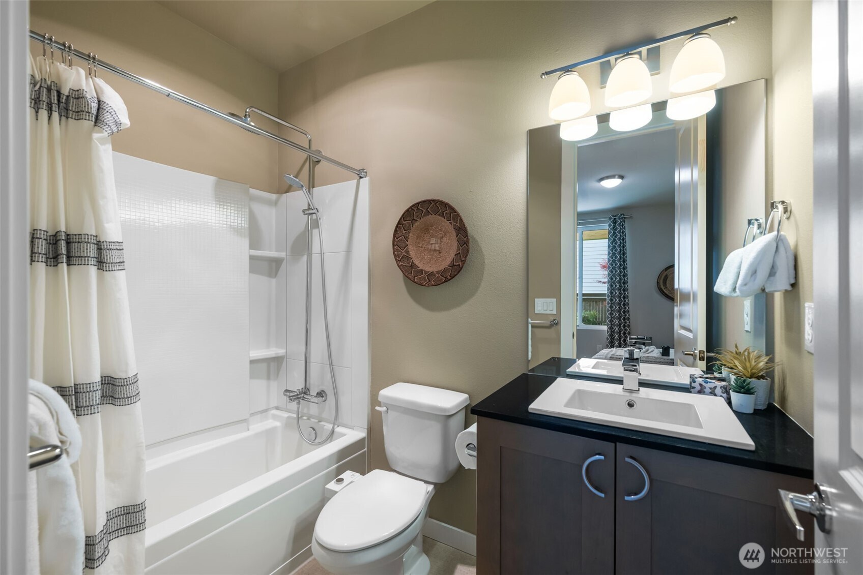 9725 10th Place SW, Seattle, WA 98106