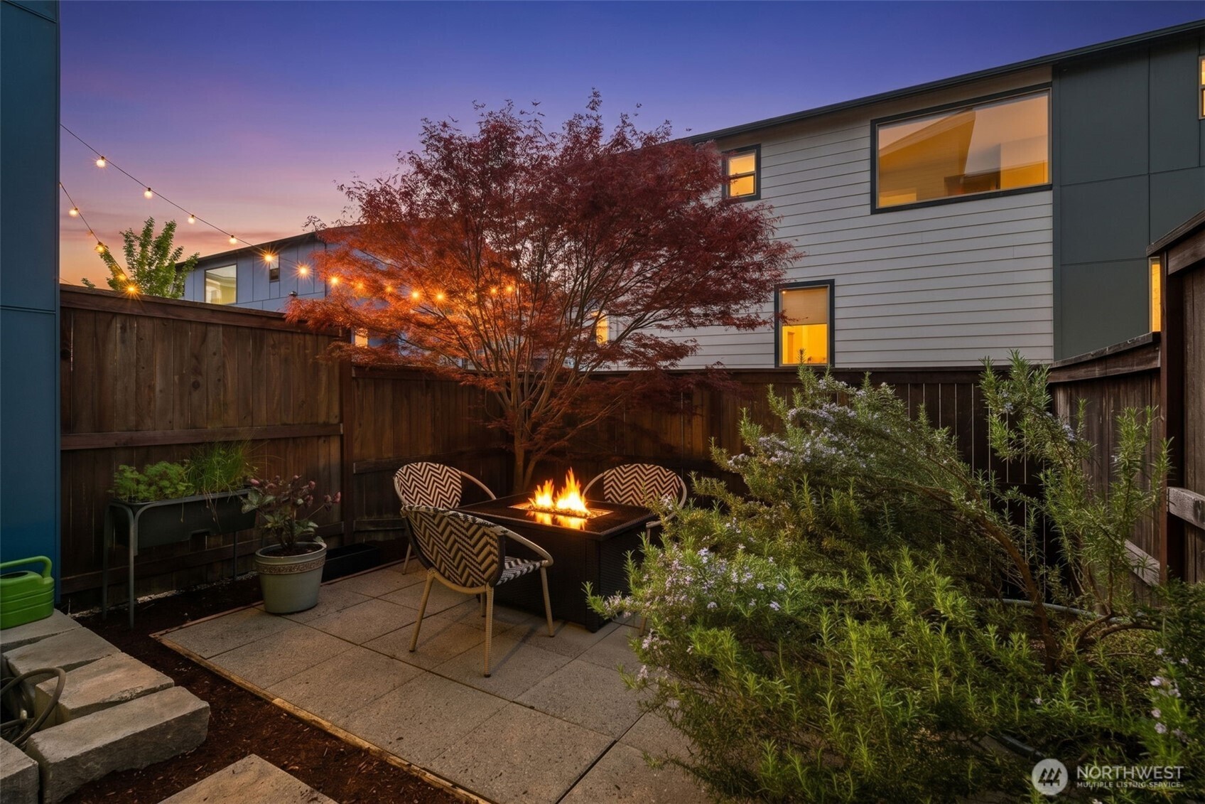 9725 10th Place SW, Seattle, WA 98106