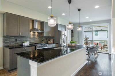 9725 10th Place SW, Seattle, WA 98106 - Photo 10