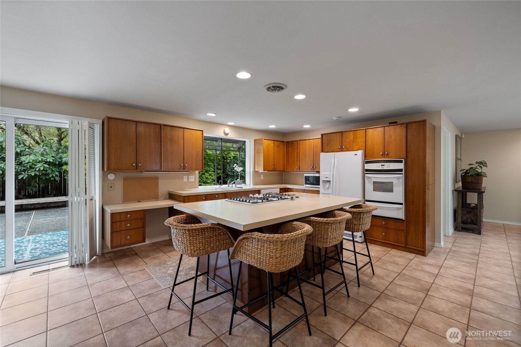 11927 Nyanza Road SW, Lakewood, WA 98499