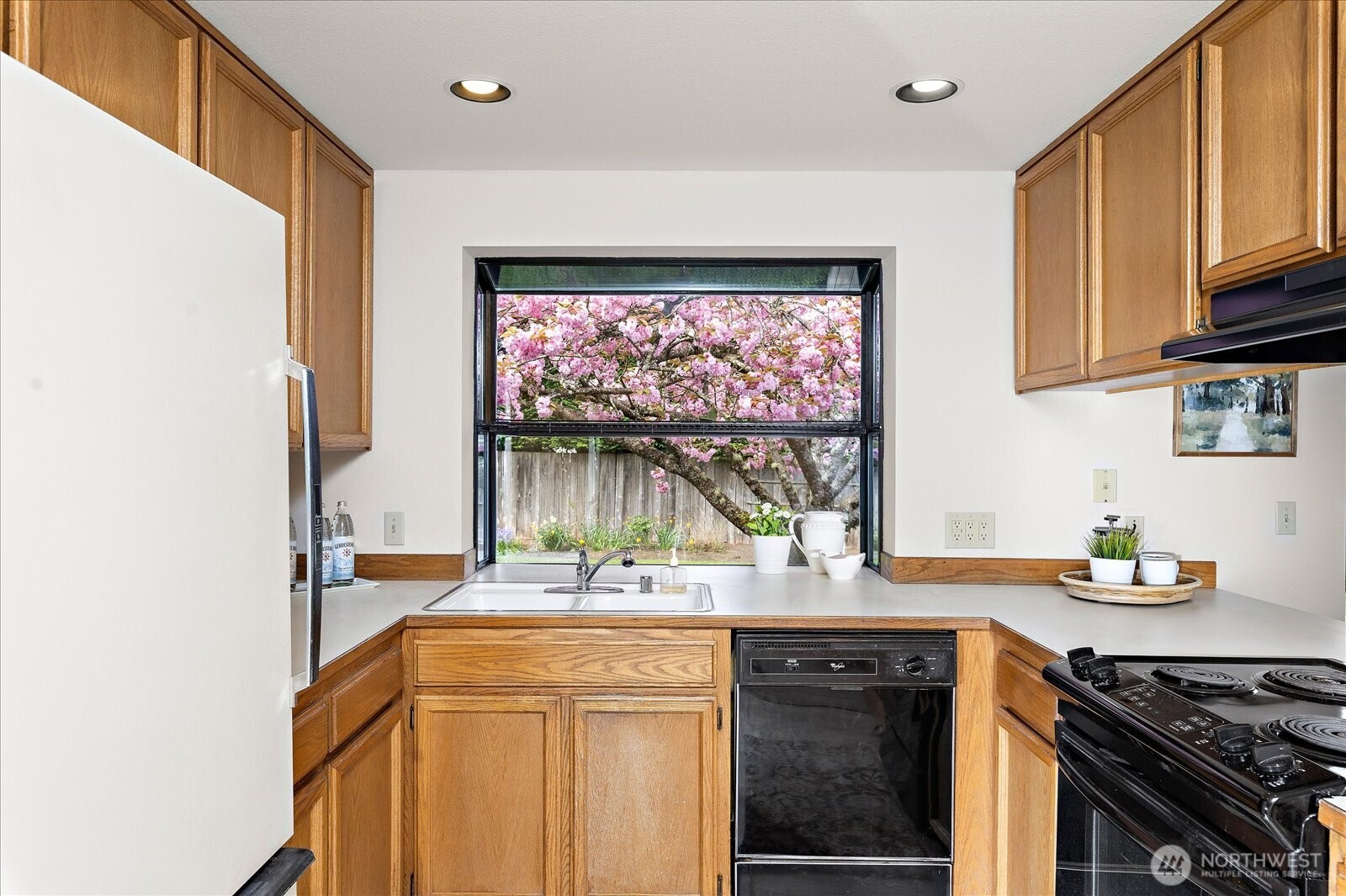 3910 Maple Road , Lynnwood, WA 98037